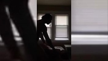 Секс около огромного окна со тонкой молодухой после кричала